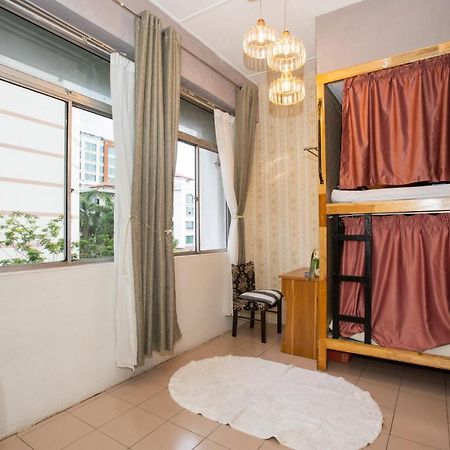 A Pousada Escape Backpackers Kk Kota Kinabalu Exterior foto