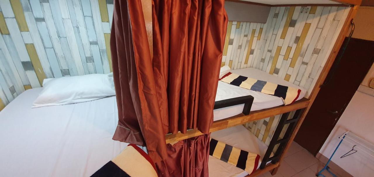 A Pousada Escape Backpackers Kk Kota Kinabalu Exterior foto
