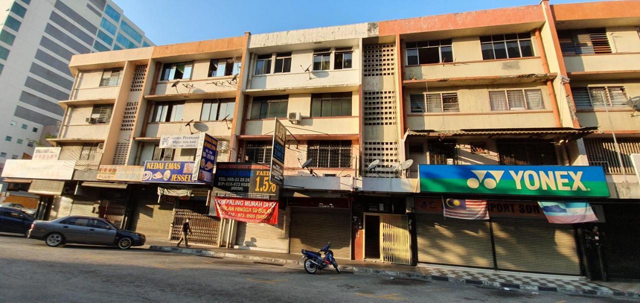 A Pousada Escape Backpackers Kk Kota Kinabalu Exterior foto