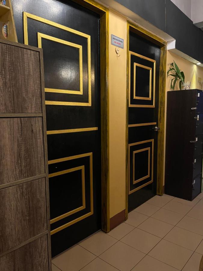 A Pousada Escape Backpackers Kk Kota Kinabalu Exterior foto
