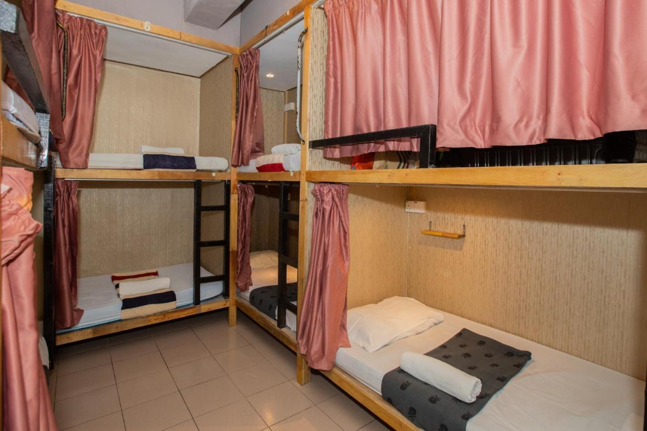 A Pousada Escape Backpackers Kk Kota Kinabalu Exterior foto
