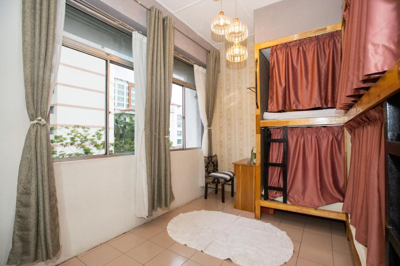 A Pousada Escape Backpackers Kk Kota Kinabalu Exterior foto