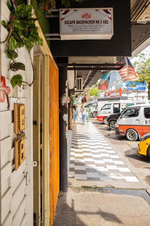 A Pousada Escape Backpackers Kk Kota Kinabalu Exterior foto
