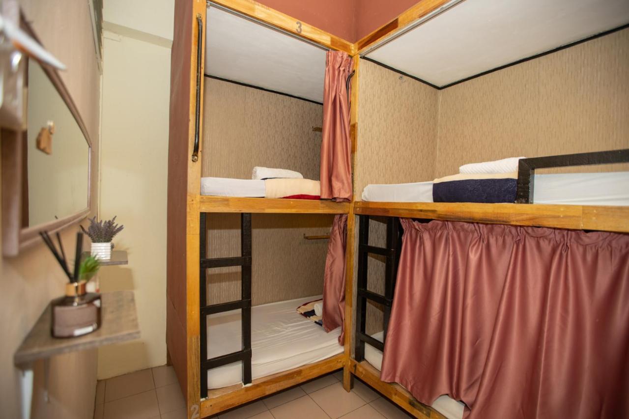 A Pousada Escape Backpackers Kk Kota Kinabalu Exterior foto