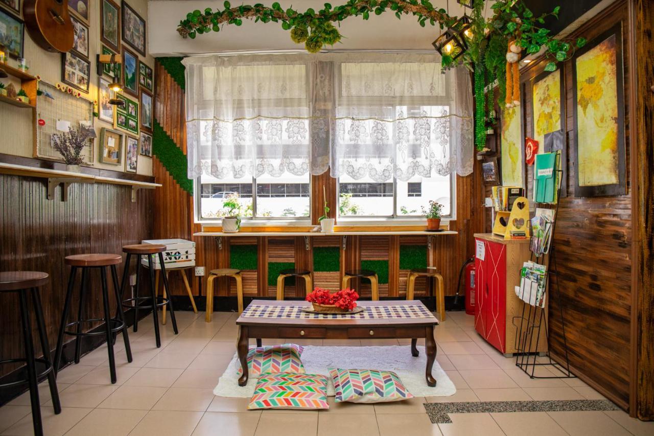 A Pousada Escape Backpackers Kk Kota Kinabalu Exterior foto