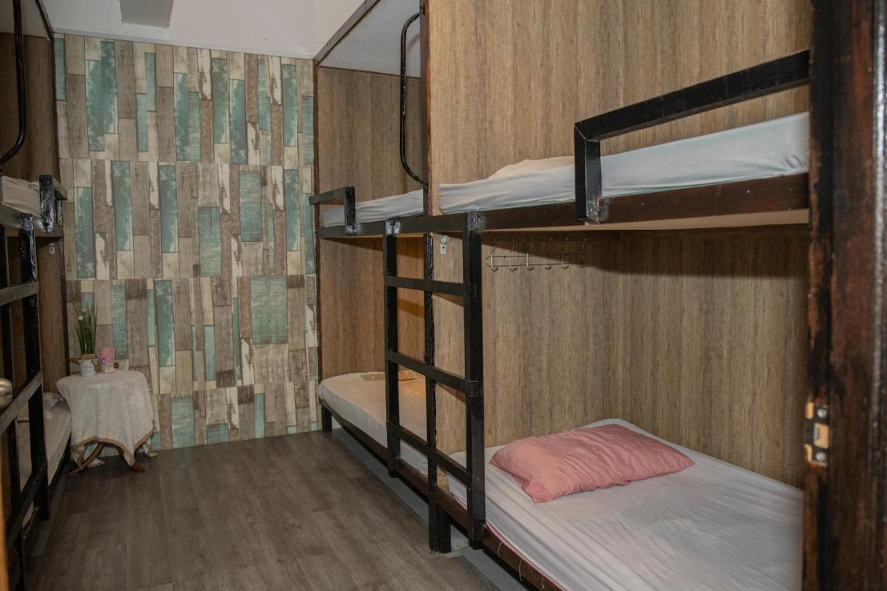 A Pousada Escape Backpackers Kk Kota Kinabalu Exterior foto